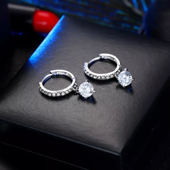 3/$30 CUTE SILVERY ZIRCON PENDANT HOOPS - Picture 5 of 7